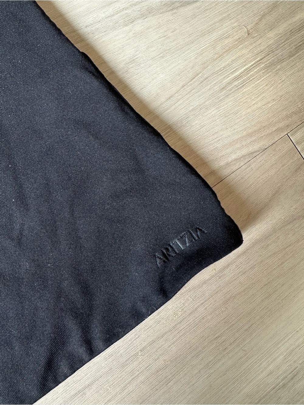 ARITIZIA Black Classic Tank Top women’s Large - Picture 3 of 8